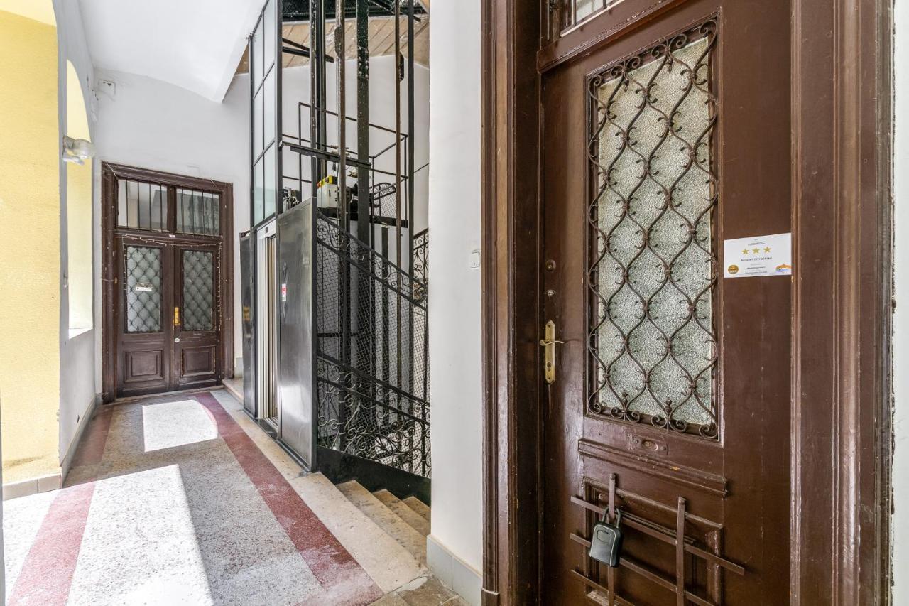 City Center Apartment Budapest Eksteriør billede
